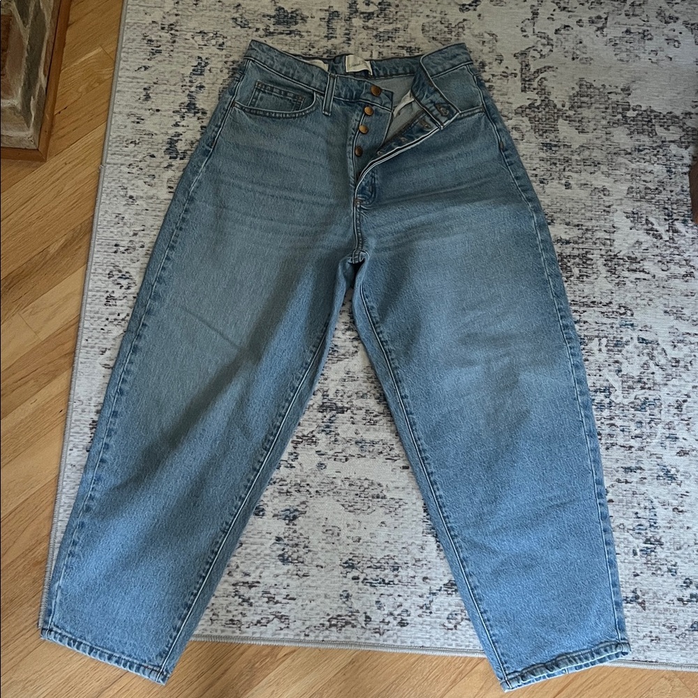 Universal Thread High Rise Blue Jeans